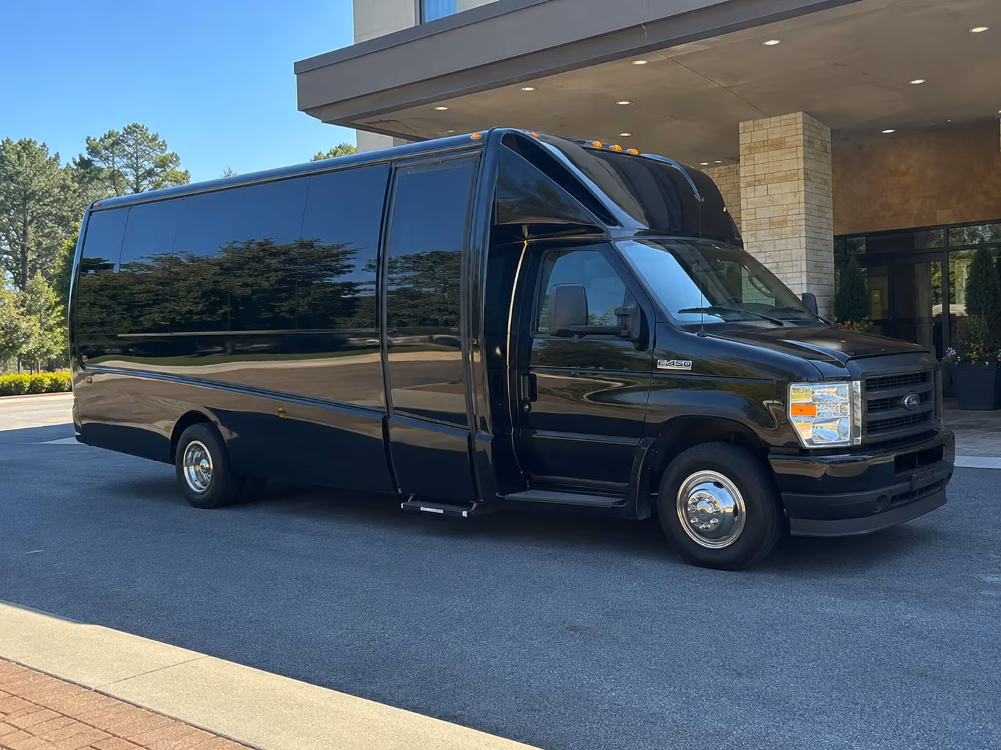 Longview Wine Tour & Brewery Transportation