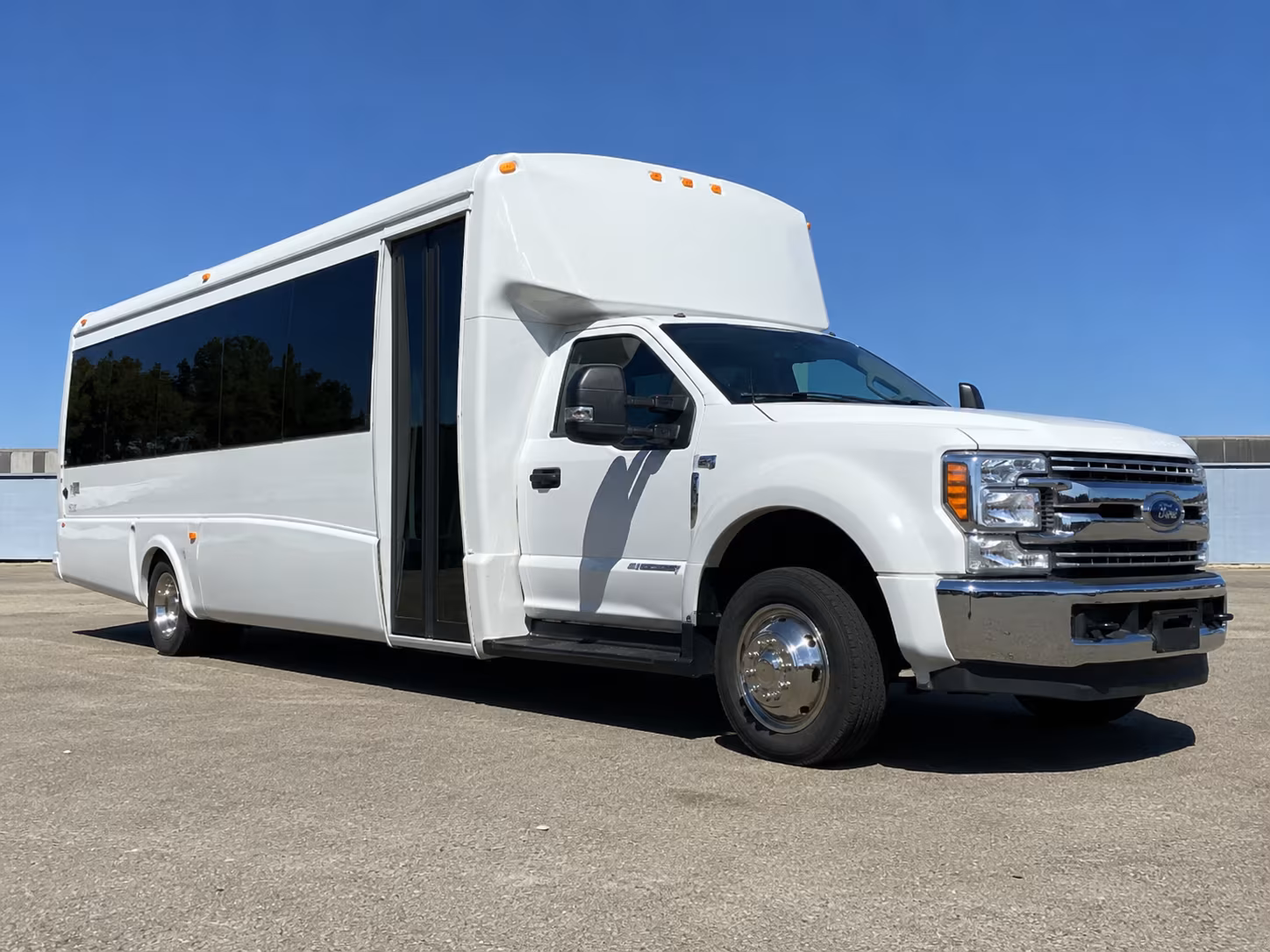 shreveport charter bus rentals for airport transfers